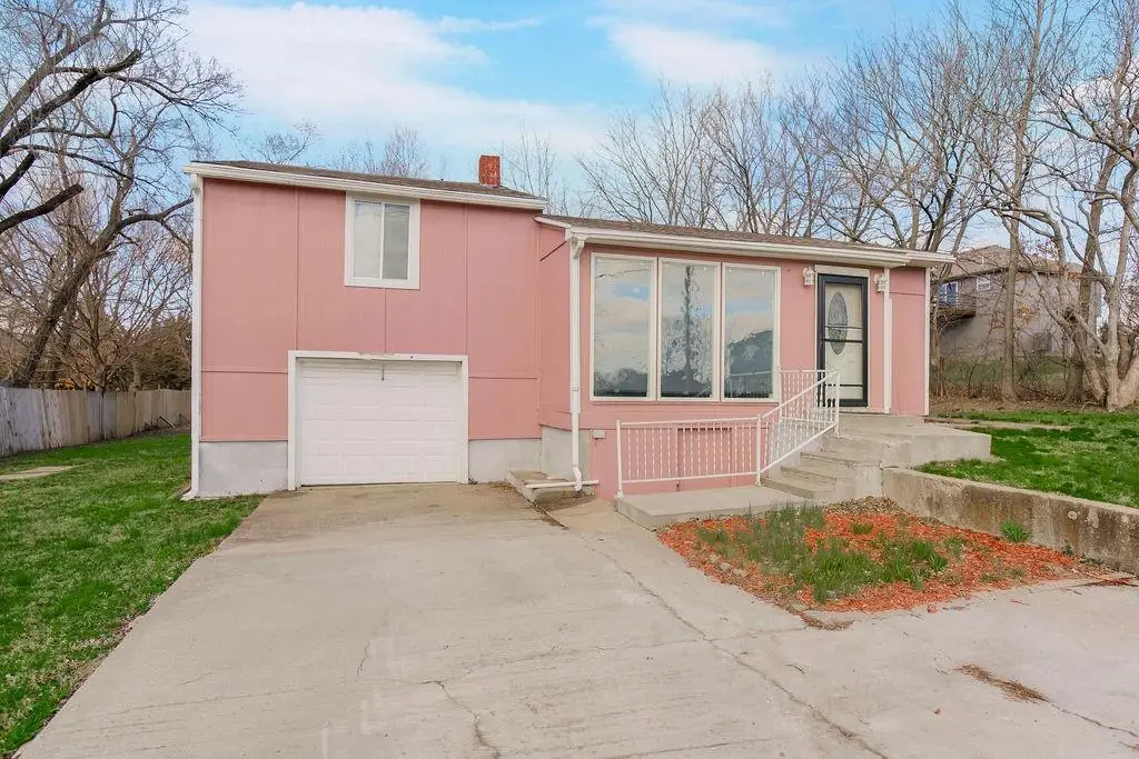 3706 NE 82nd Terrace, Kansas City, MO 64119 - #1