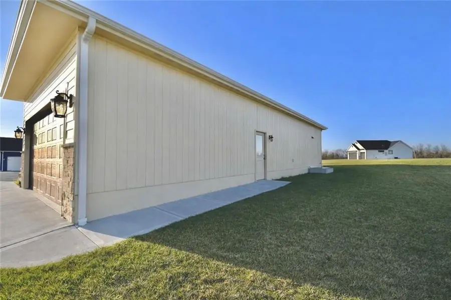 405 W 10th Street, Lawson, MO 64062 - #2