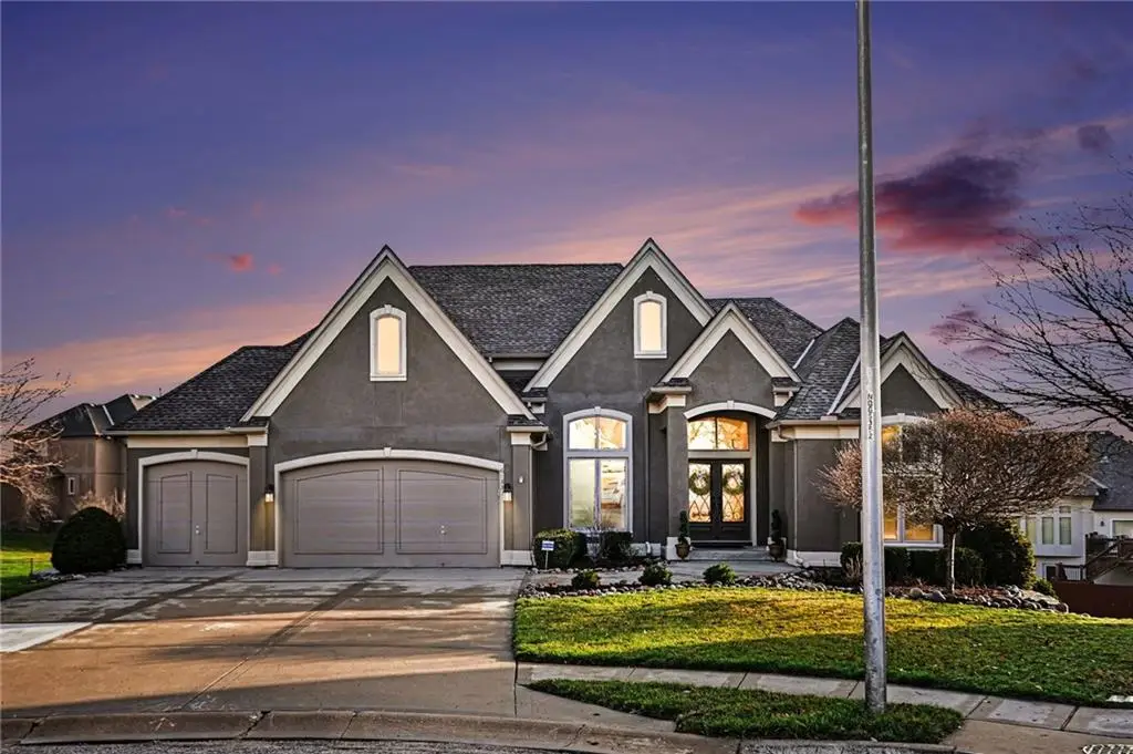 6133 N Cypress Court, Kansas City, MO 64119 - #1