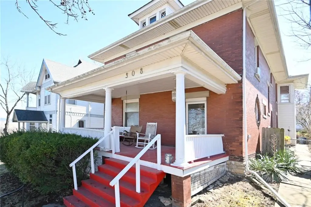 308 R Street, Atchison, KS 66002 - #1