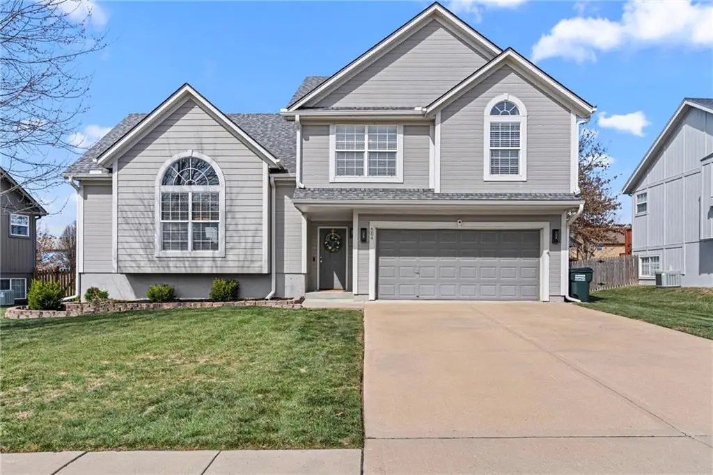 504 E Acorn Street, Gardner, KS 66030 - #1