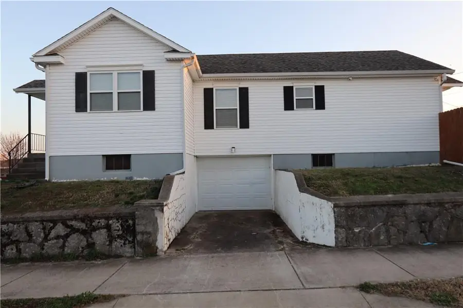 2402 S Kentucky Avenue, Joplin, MO 64804 - #2