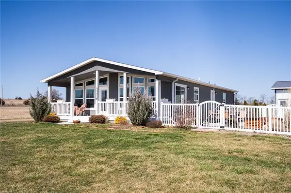 1558 N 450th Road, Baldwin City, KS 66006