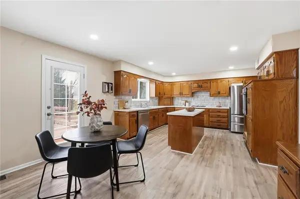 8417 W 113th Terrace, Overland Park, KS 66210