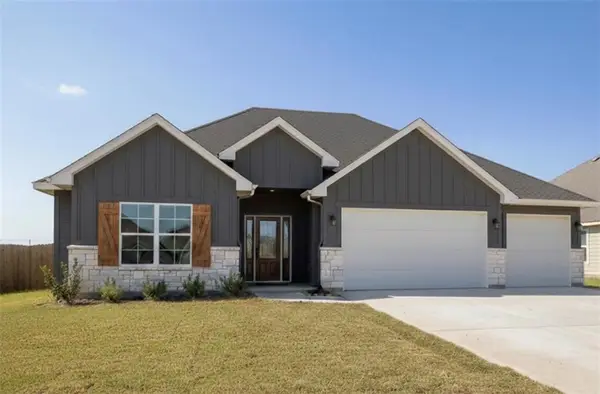 11109 E 209th Street, Peculiar, MO 64078