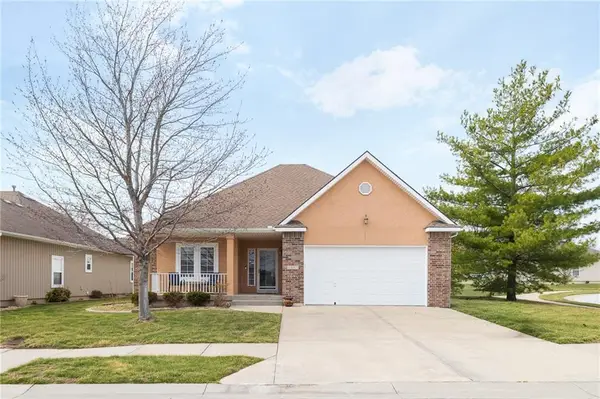 4756 SW Leafwing Drive, Lee's Summit, MO 64082