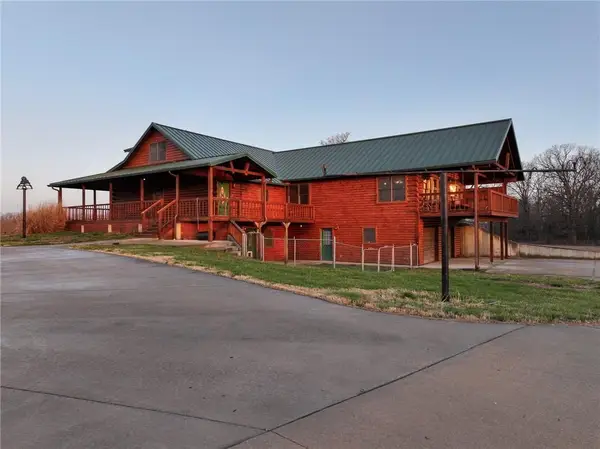 13585 S Aa Highway, Walker, MO 64790