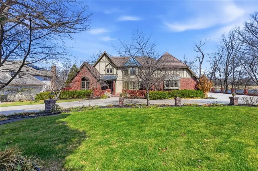 8461 Maplewood Lane, Lenexa, KS 66215 - #2