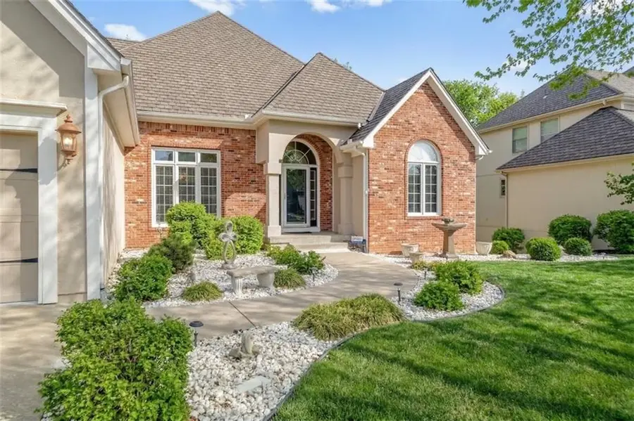 704 NE Ashmont Place, Lees Summit, MO 64064 - #2