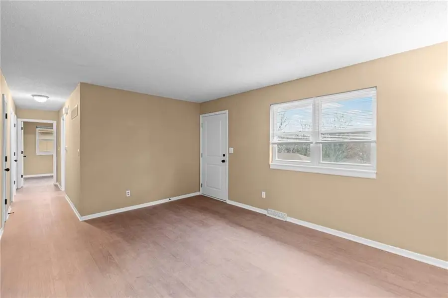 5508 NW Meadowvale Drive, Kansas City, MO 64151 - #3