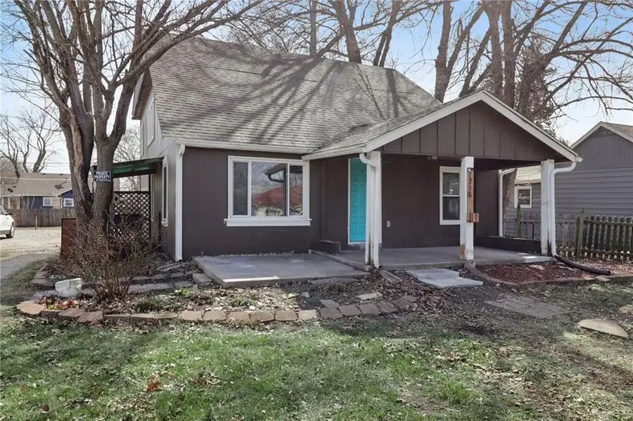 116 W 3rd Street, Tonganoxie, KS 66086 - #2