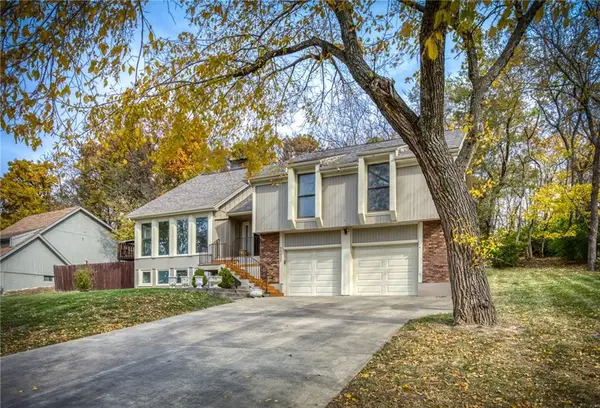 16025 Meadow Lane, Stilwell, KS 66085