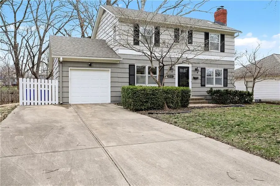 8927 Foster Lane, Overland Park, KS 66212 - #2