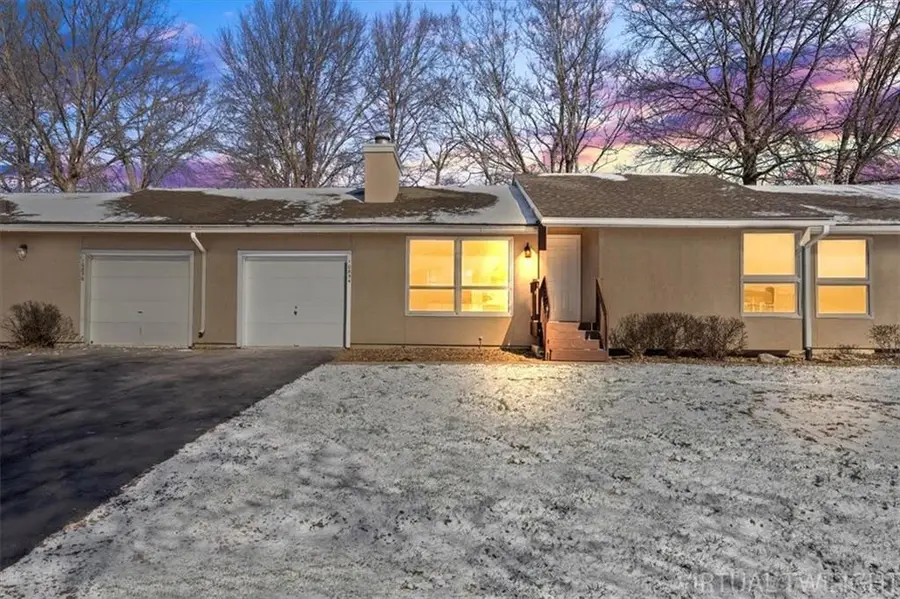 10854 Rosehill Road, Overland Park, KS 66210 - #2