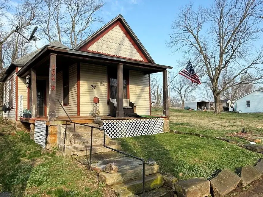 104 N Park Street, El Dorado Springs, MO 64744 - #3
