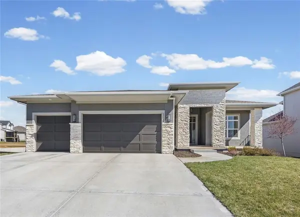 17166 W 164th Terrace, Olathe, KS 66062