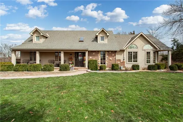 13776 Lookout Drive, Kansas City, MO 64139