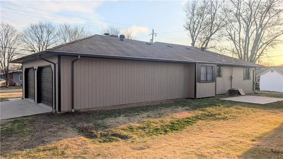 201 W Hospital Road, El Dorado Springs, MO 64744 - #2