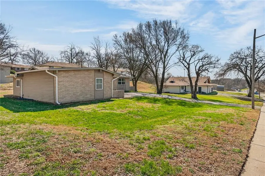 1309 N 64th Terrace, Kansas City, KS 66102 - #3