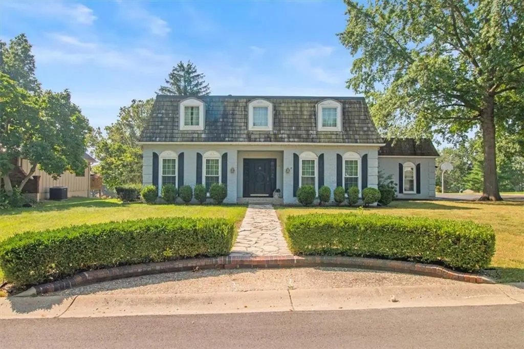 420 Golfview Drive, Blue Springs, MO 64014 - #1