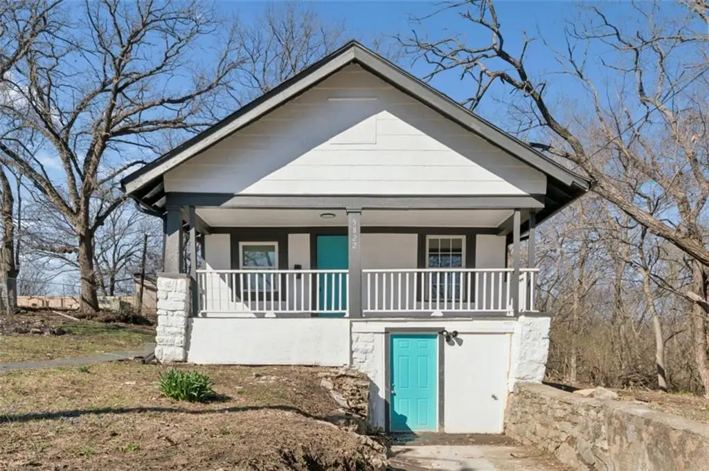 5822 Agnes Avenue, Kansas City, MO 64130 - #1