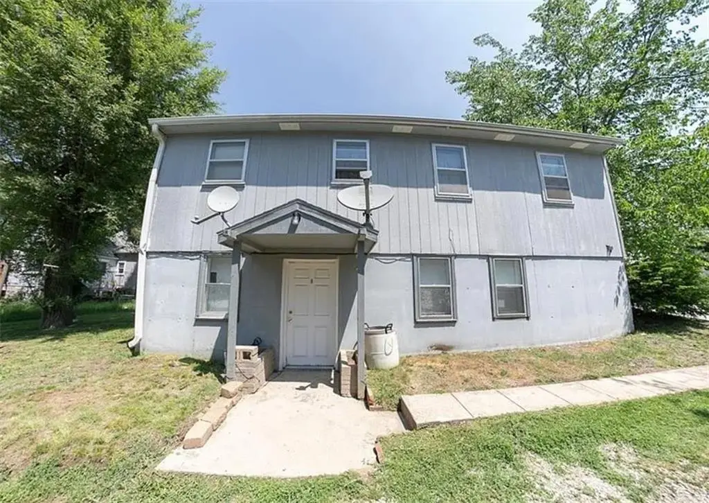 300 Zoll Street, Warrensburg, MO 64093 - #1