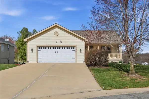 704 Highland Drive, Leavenworth, KS 66048