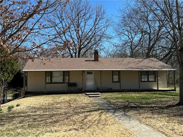 10303 Richmond Avenue, Kansas City, MO 64134