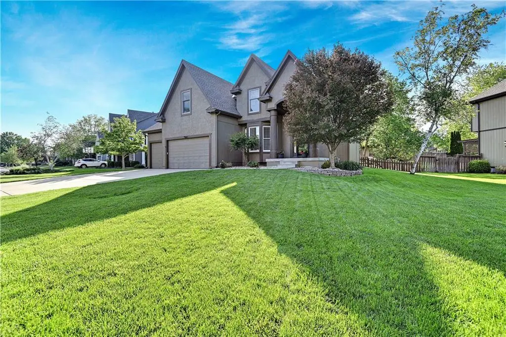 5012 W 163rd Street, Overland Park, KS 66085 - #1