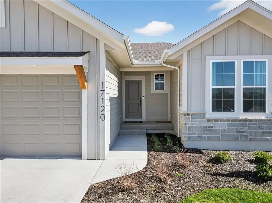 17120 W 168th Place, Olathe, KS 66062 - #2