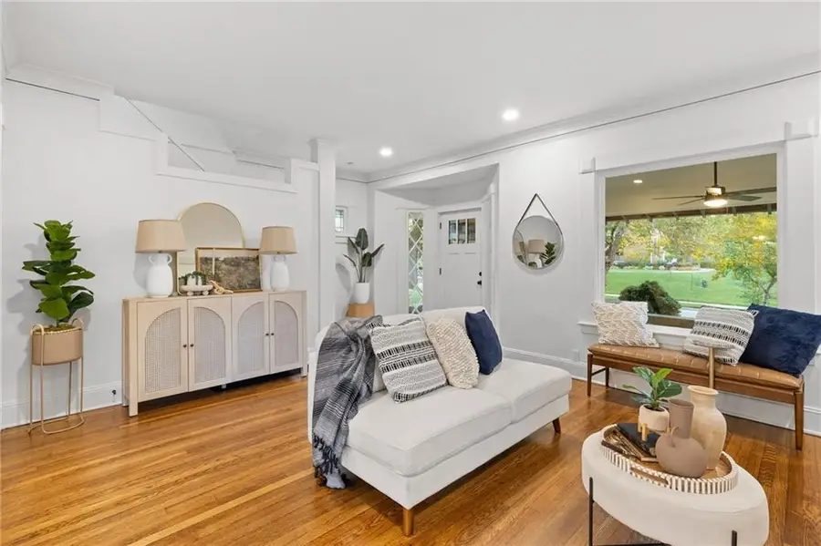 141 W 61st Terrace, Kansas City, MO 64113 - #3