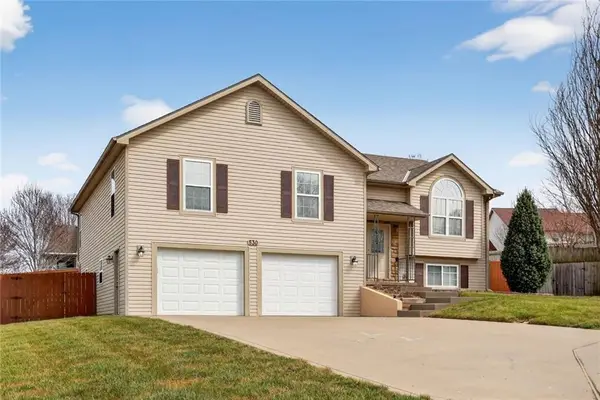 530 Holiday Court, Lansing, KS 66043