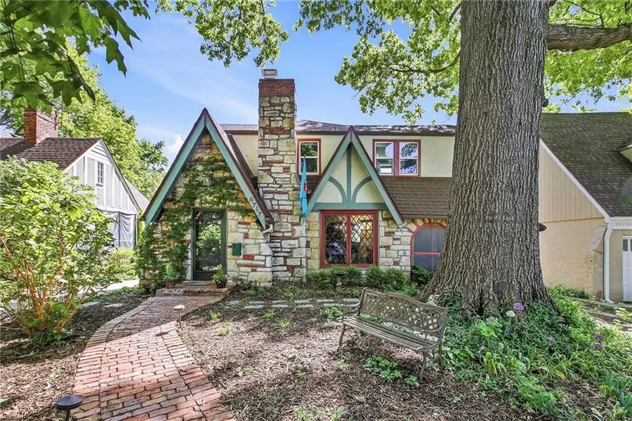 6717 Locust Street, Kansas City, MO 64131 - #3