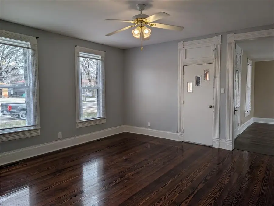 709 W Benton Street, Windsor, MO 65360 - #3