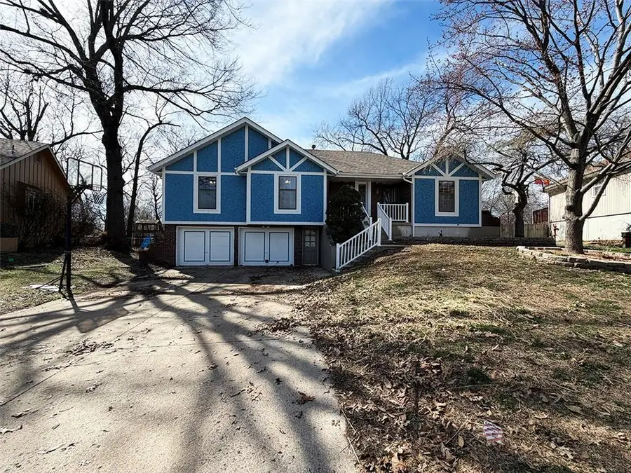 1701 SW White Oak Lane, Blue Springs, MO 64015 - #2