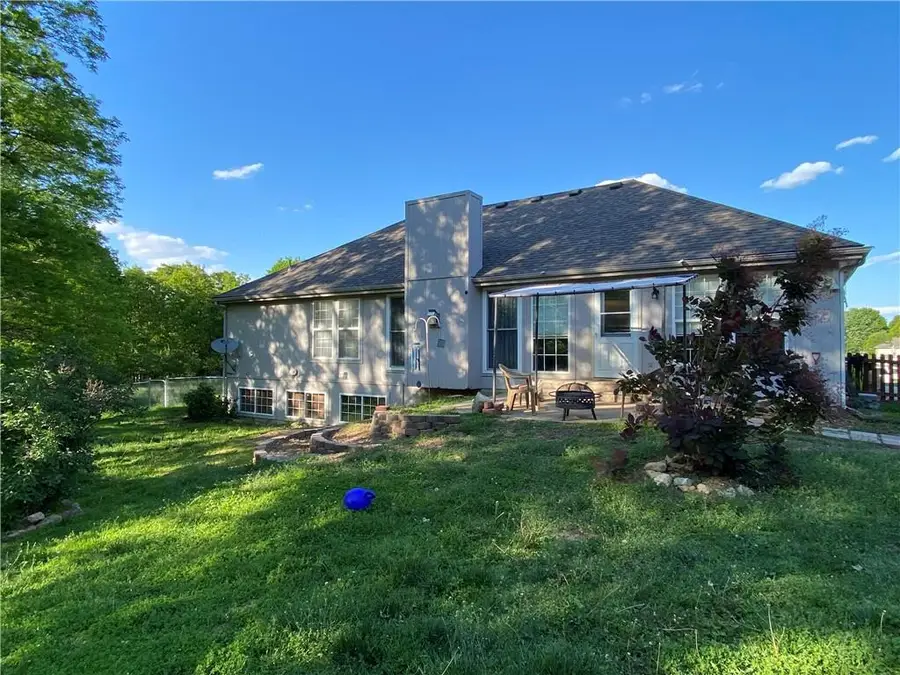 2224 NE 158th Street, Smithville, MO 64089 - #3