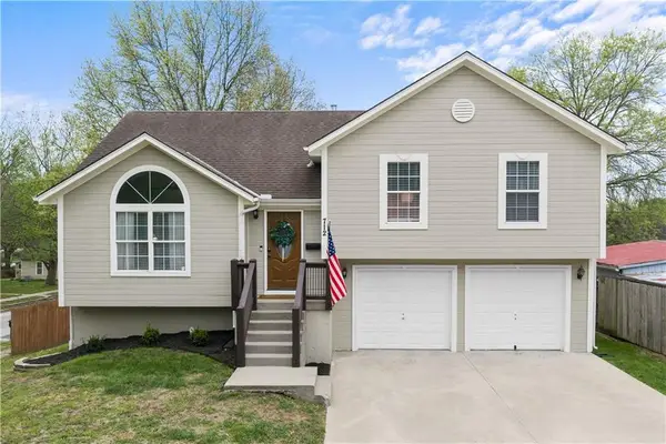 712 Locust Street, Pleasant Hill, MO 64080