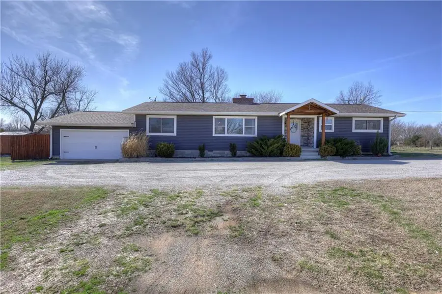 3420 Lostine Road, Columbus, KS 66725 - #2