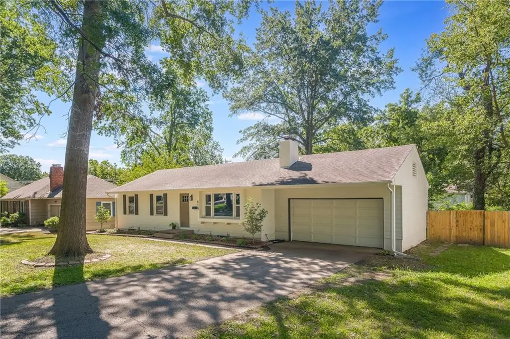 619 E 109th Street, Kansas City, MO 64131 - #1