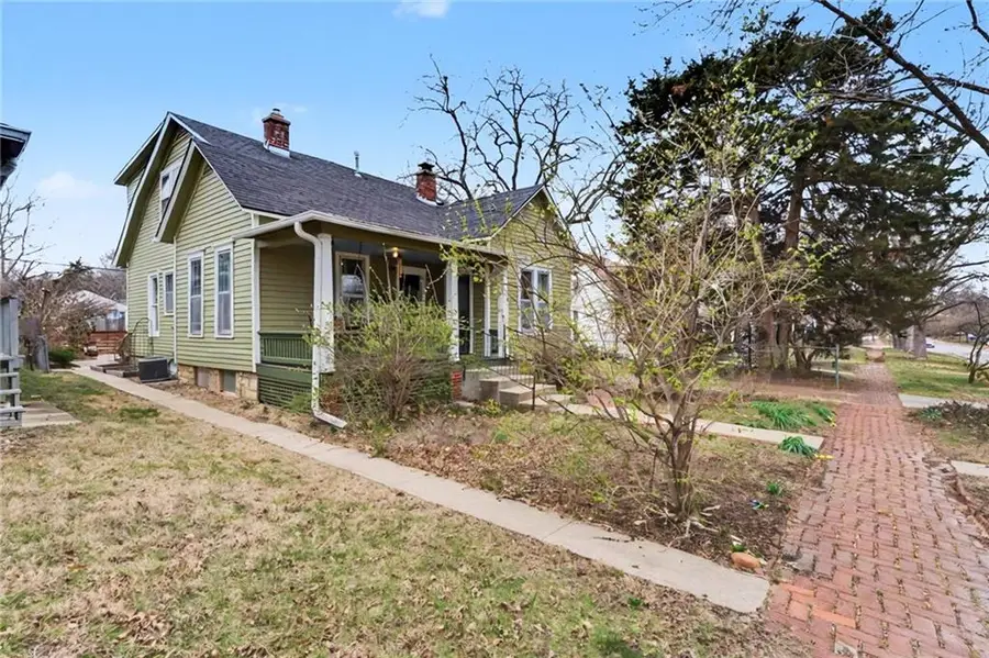 731 Alabama Street, Lawrence, KS 66044 - #3