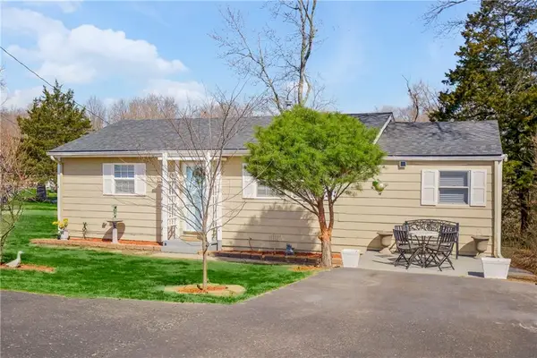 215 E Mary Street, Lansing, KS 66043