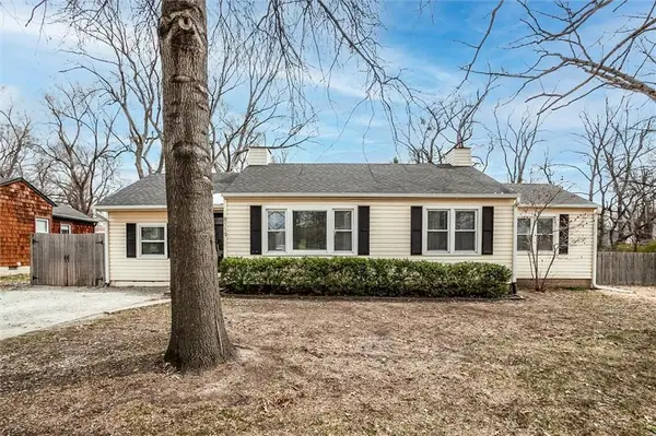 8119 Antioch Road, Overland Park, KS 66204