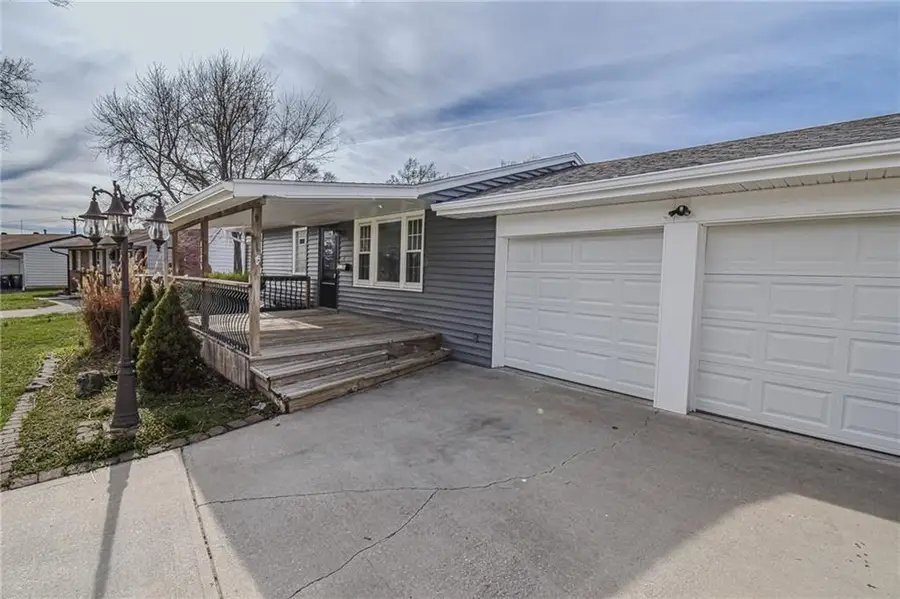 4326 Laurel Avenue, Kansas City, MO 64133 - #2