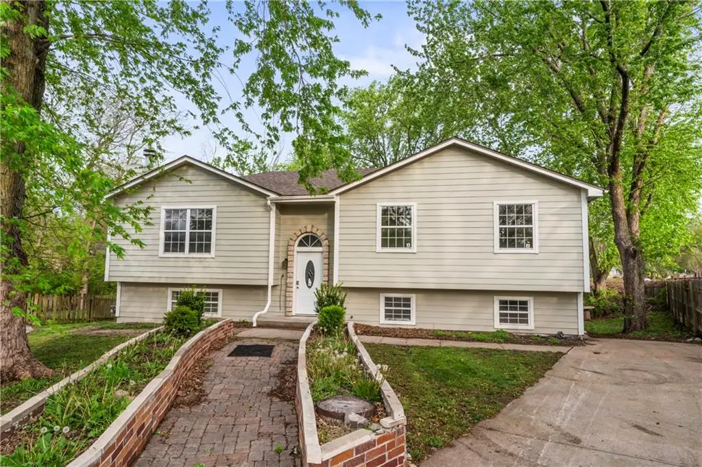 318 SE Bent Tree Drive, Blue Springs, MO 64014 - #1