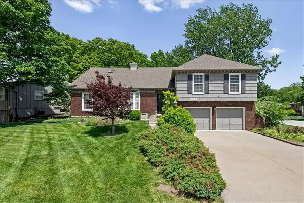 9249 Switzer Street, Overland Park, KS 66214