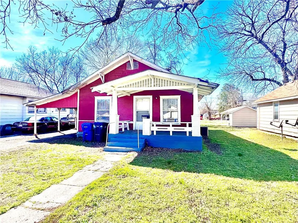 1719 East Avenue, Baxter Springs, KS 66713 - #1