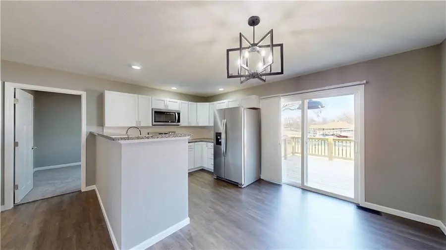 626 W Allison Street, Nevada, MO 64772 - #3