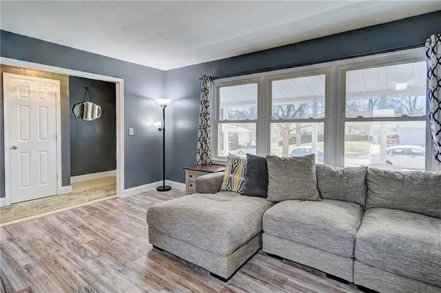 311 SW Pinnell Drive, Lees Summit, MO 64081 - #3