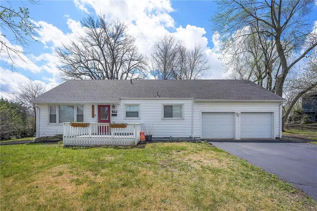 4111 E 106th Terrace, Kansas City, MO 64137 - #1