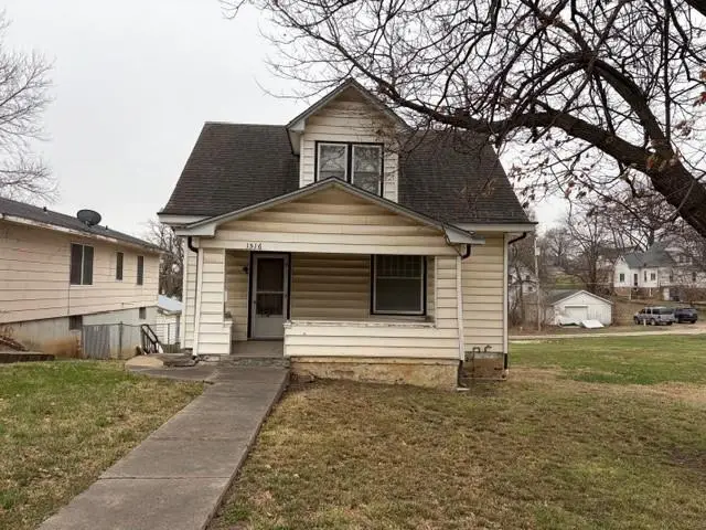 1516 Santa Fe Street, Atchison, KS 66041 - #1